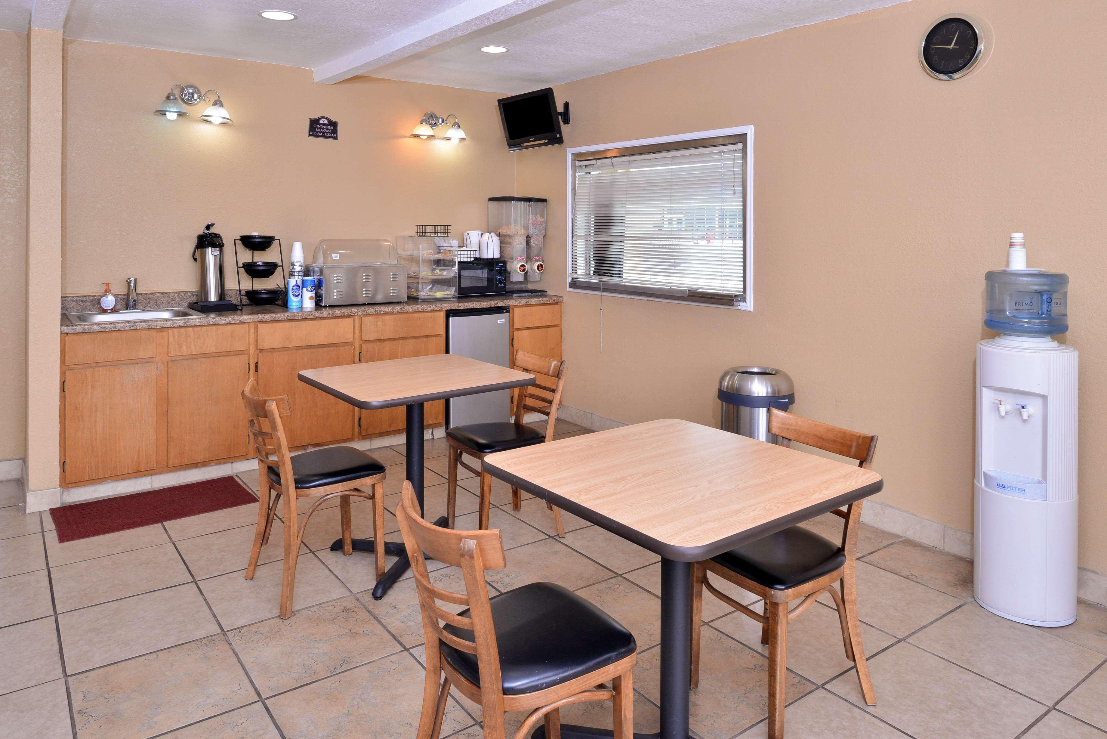 Americas Best Value Inn Schulenburg Exterior foto